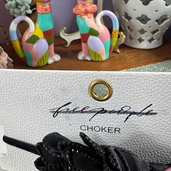 New! Free People Elegant Black Floral Choker Necklace - Picture 8 of 11